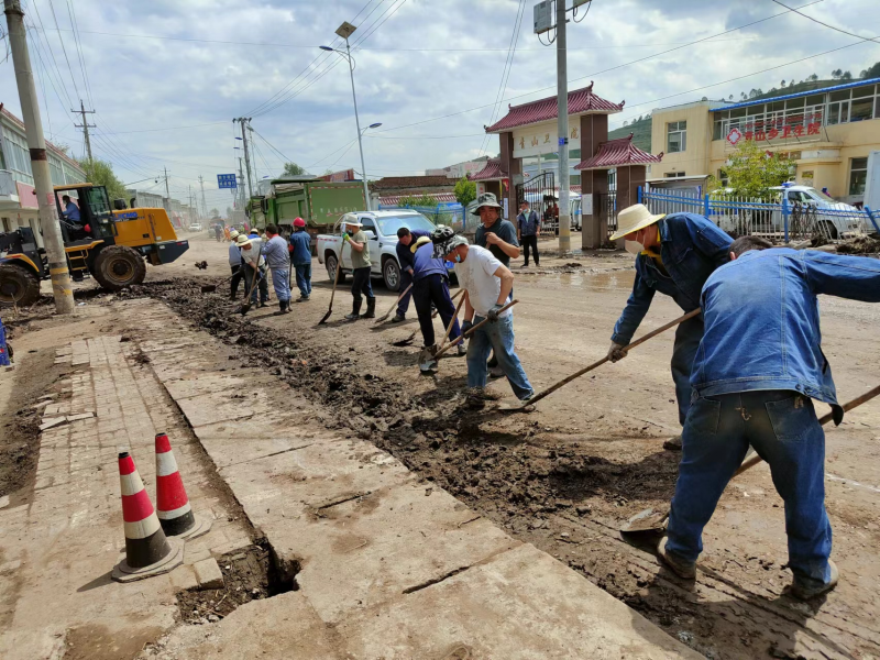 情系家鄉(xiāng)為人民 抗洪救災(zāi)勇?lián)?dāng)&mdash;&mdash;物產(chǎn)工投公司黨員干部、團(tuán)員青年奔赴災(zāi)區(qū)第一線搶險(xiǎn)救災(zāi)