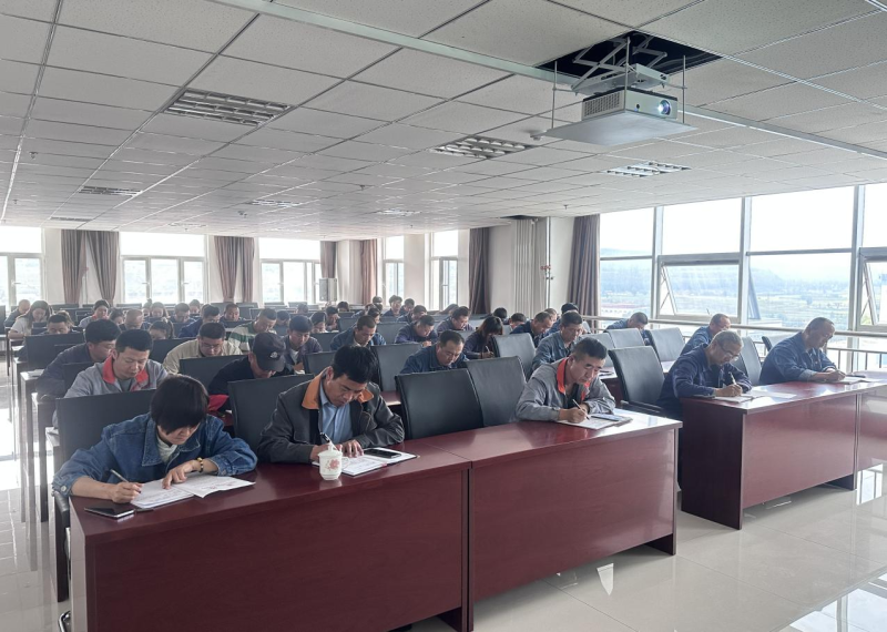 廉當(dāng)&ldquo;鐮&rdquo;可以除雜念   欲為&ldquo;獄&rdquo;勢(shì)必積災(zāi)難 &mdash;&mdash;集團(tuán)紀(jì)委書(shū)記為物產(chǎn)工投公司黨員干部、關(guān)鍵人員 授主題教育廉政專(zhuān)題黨課