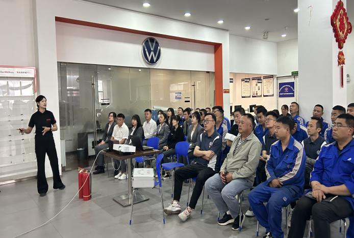 提升應急能力 筑牢安全防線&mdash;&mdash;汽貿(mào)公司開展消防應急知識培訓暨疏散逃生滅火演練活動