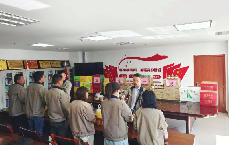 情系職工，夏送清涼&mdash;&mdash;朝物開投公司開展夏日送清涼活動