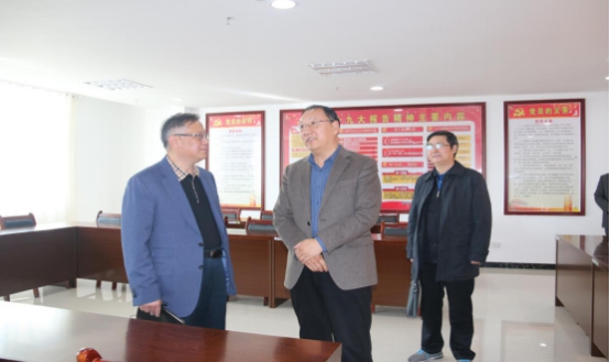 省委常委、省總工會主席馬吉孝等一行蒞臨青海物產(chǎn)集團公司視察，調(diào)研指導(dǎo)道路貨運企業(yè)建會、貨運司機入會等工作