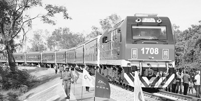 搭中國快車，促非洲發(fā)展