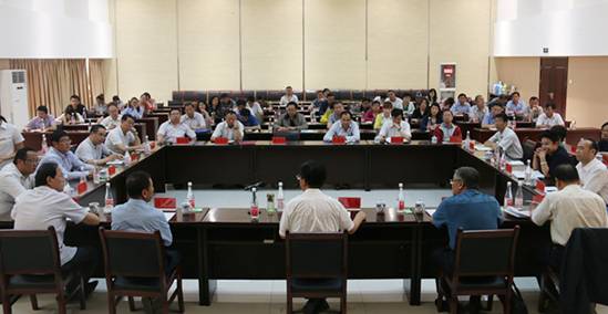 省國(guó)資委黨委副書(shū)記、副主任陳志忠 在青海物產(chǎn)集團(tuán)講專題黨課