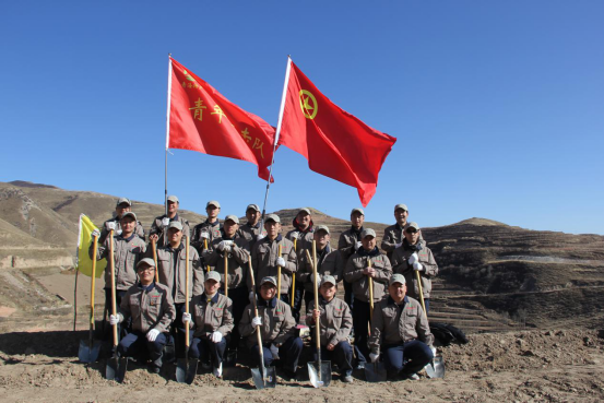 有一種奉獻(xiàn)叫&ldquo;五四精神&rdquo;，有一種擔(dān)當(dāng)叫&ldquo;青年突擊隊(duì)&rdquo;